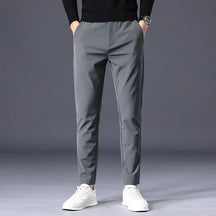 Calça Social Masculina Marcanzzi MZ001 com corte elegante, tecido de Nylon e SPANDEX™, conforto e respirabilidade para o dia a dia