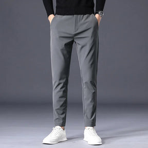 Calça Social Masculina Marcanzzi MZ001 com corte elegante, tecido de Nylon e SPANDEX™, conforto e respirabilidade para o dia a dia