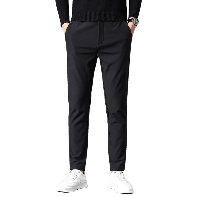 Calça Social Masculina Marcanzzi MZ001 com corte elegante, tecido de Nylon e SPANDEX™, conforto e respirabilidade para o dia a dia
