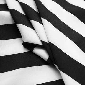 Camisa Manga Curta com Gola Padre Listrada Marcanzzi MZ567 em preto e branco, tecido leve, confortável e design moderno para diferentes estilos.