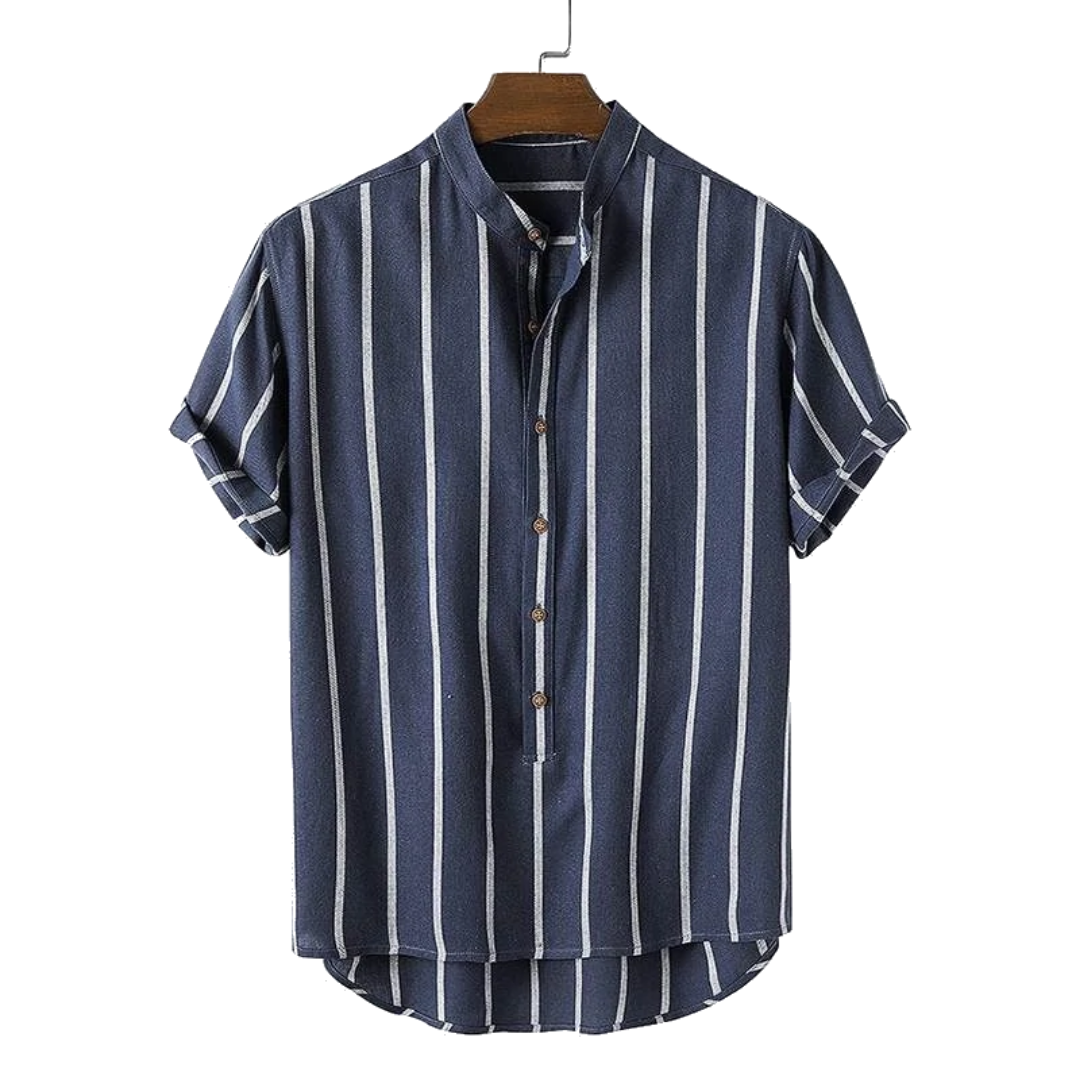 Camisa Manga Curta Marcanzzi Duna MZ574 azul-marinho com listras brancas, tecido leve, caimento confortável e design clássico versátil.