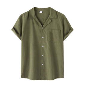 Camisa Manga Curta Marcanzzi Ibéria MZ578 com gola aberta e bolso frontal. Tecido leve e respirável para estilo casual e sofisticado no dia a dia.