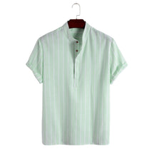 Camisa Manga Curta Marcanzzi Sierra MZ589 listrada em cores variadas, tecido leve e confortável, ideal para looks casuais e sofisticados.