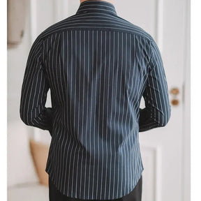 Camisa Social Listrada Masculina Marcanzzi MZ084, slim fit, algodão premium, toque suave, respirável, ideal para trabalho e eventos, durável e elegante.