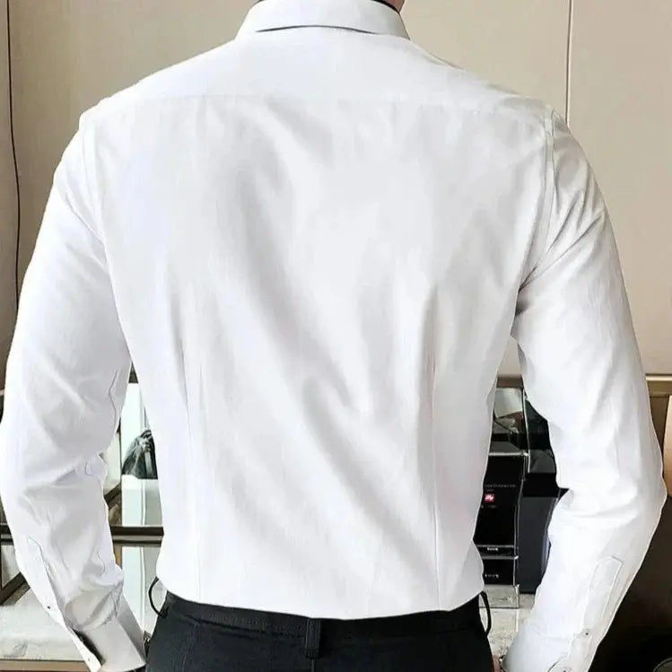 Camisa Social Masculina Marcanzzi MZ017: elegância e conforto com modelagem slim fit. Tecido premium de algodão e poliéster para leveza e durabilidade.