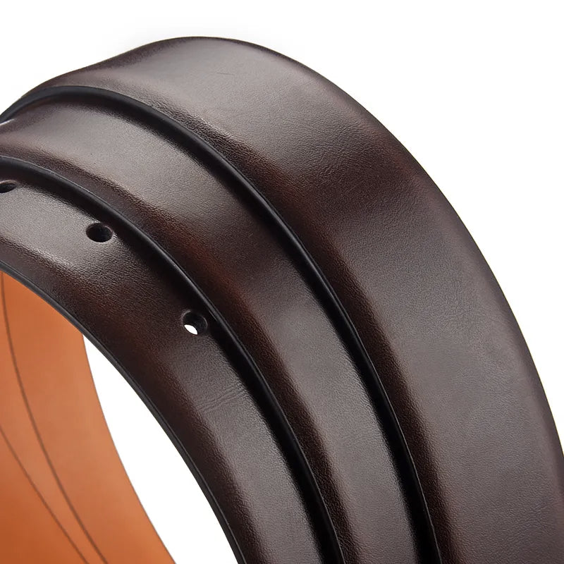 Cinto Masculino de Couro Marcanzzi Classy MZ460 em couro legítimo com design clássico e acabamento refinado para elegância e versatilidade.