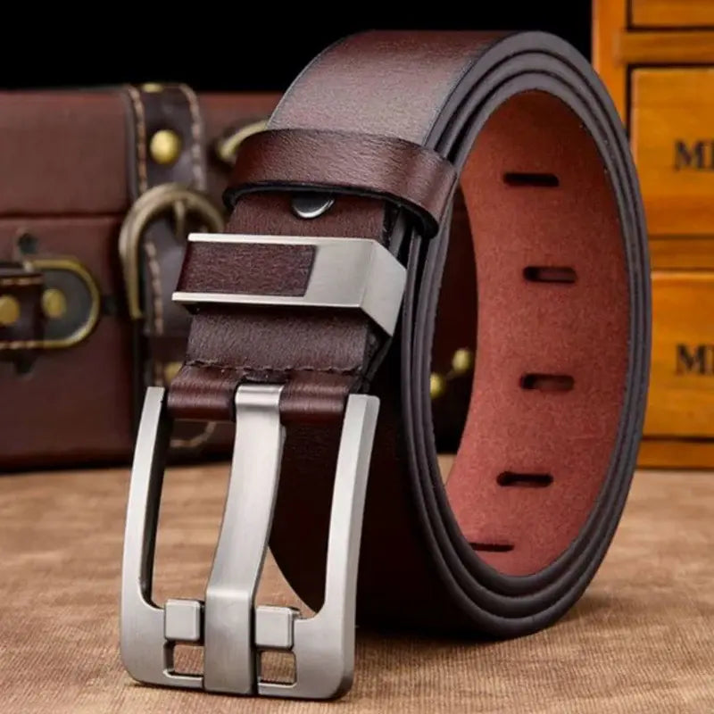 Cinto Masculino de Couro Confy Marcanzzi MZ344 feito em couro ecológico premium, com fivela sofisticada e design moderno para estilo atemporal.