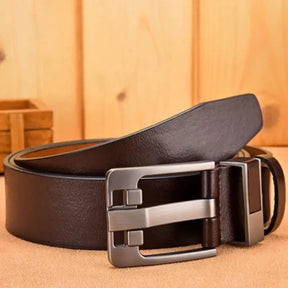 Cinto Masculino de Couro Confy Marcanzzi MZ344 feito em couro ecológico premium, com fivela sofisticada e design moderno para estilo atemporal.