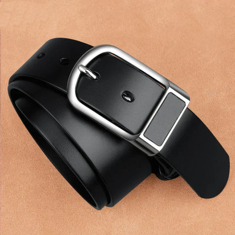 Cinto Masculino de Couro Marcanzzi Argos MZ469 em couro legítimo com design robusto e fivela metálica para estilo e personalidade marcante.