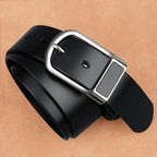 Cinto Masculino de Couro Marcanzzi Argos MZ469 em couro legítimo com design robusto e fivela metálica para estilo e personalidade marcante.