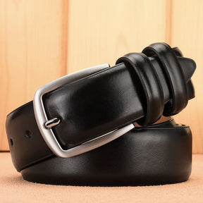 Cinto Masculino de Couro Marcanzzi Classy MZ460 em couro legítimo com design clássico e acabamento refinado para elegância e versatilidade.
