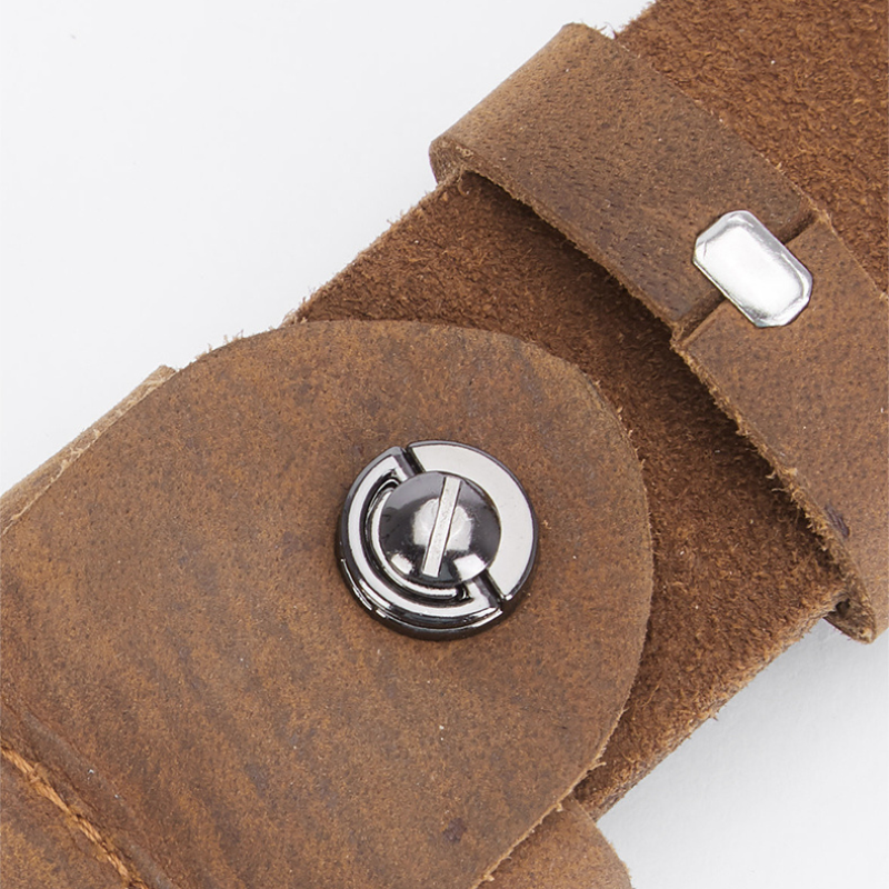 Cinto Masculino de Couro Romenzi Denim RZ459 artesanal com couro de bison e fivela metálica, perfeito para looks casuais ou sociais com estilo.