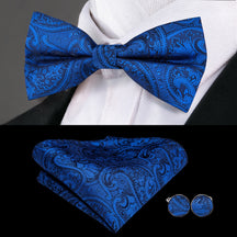 Gravata Borboleta Estampada Marcanzzi MZ452 com design exclusivo, nó pronto, abotoaduras e lenço para elegância e destaque em ocasiões formais.