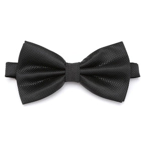 Gravata Borboleta Marcanzzi MZ453 feita com materiais premium e design elegante para estilo e presença marcante em ocasiões especiais.