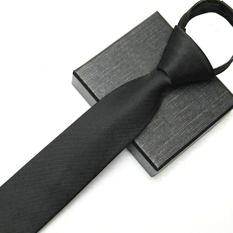 Gravata Clássica 1200 Fios Marcanzzi MZ450 em poliéster de alta densidade com toque acetinado e caimento refinado para elegância e estilo.