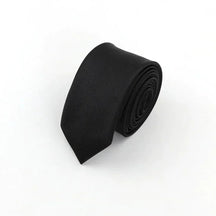 Gravata Executiva Marcanzzi MZ454: design minimalista, alta qualidade, corte moderno. Ideal para ambientes corporativos e eventos formais. Elegância garantida.