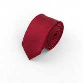 Gravata Executiva Marcanzzi MZ454: design minimalista, alta qualidade, corte moderno. Ideal para ambientes corporativos e eventos formais. Elegância garantida.