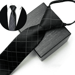 Gravata Marcanzzi Lumière MZ456 com design moderno e tecido de alta qualidade para elegância, charme e distinção em visuais masculinos.