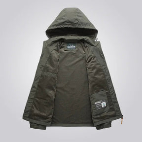 Jaqueta Corta Vento Impermeável Marcanzzi MZ040: estilo, resistência e conforto para aventureiros. Ideal para qualquer clima e atividade ao ar livre.