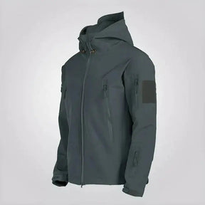 Jaqueta Impermeável Masculina Marcanzzi MZ165 com design moderno, acabamento sofisticado e tecido resistente à chuva para conforto e estilo em qualquer ocasião.