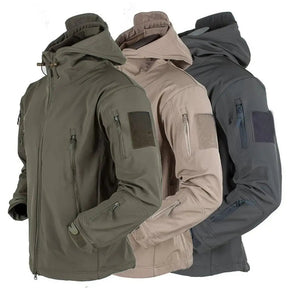 Jaqueta Impermeável Masculina Marcanzzi MZ165 com design moderno, acabamento sofisticado e tecido resistente à chuva para conforto e estilo em qualquer ocasião.