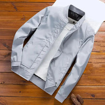 Jaqueta Impermeável Masculina Marcanzzi MZ173 em poliéster resistente, interior térmico, zíper de alumínio e proteção contra frio, vento e chuva.