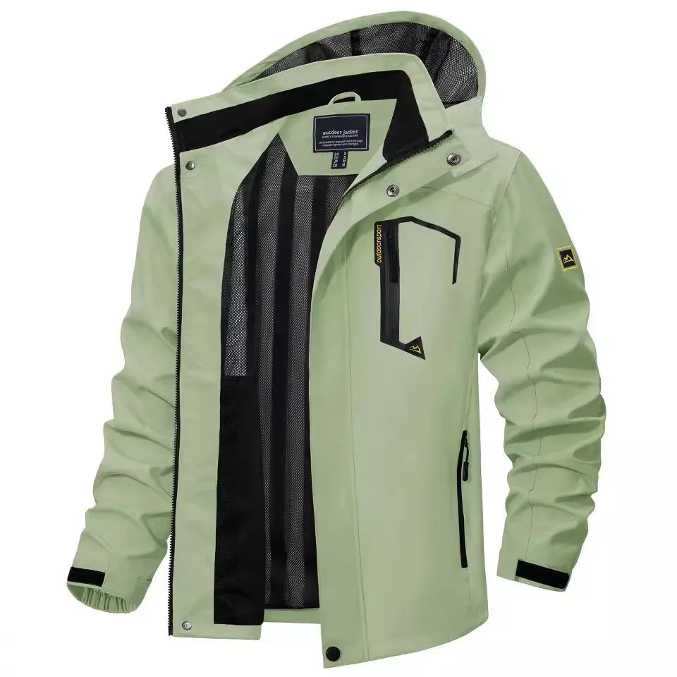 Jaqueta Impermeável Masculina Marcanzzi MZ323 com design moderno, tecido impermeável e respirável, caimento ergonômico e conforto leve para dias chuvosos.