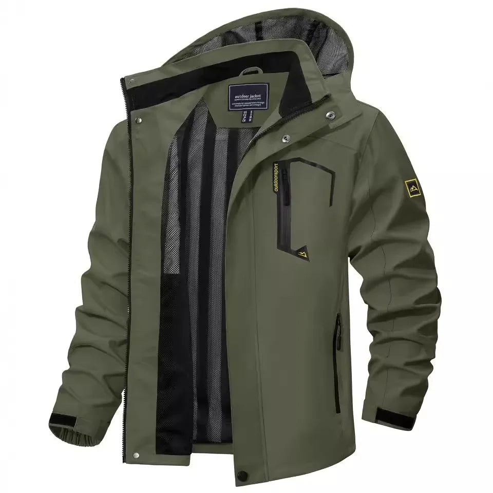 Jaqueta Impermeável Masculina Marcanzzi MZ323 com design moderno, tecido impermeável e respirável, caimento ergonômico e conforto leve para dias chuvosos.