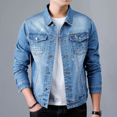 Jaqueta Jeans Denim Masculina Marcanzzi MZ153 em denim premium, resistente, leve e confortável, com costuras reforçadas e estilo clássico atemporal.