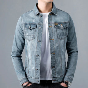 Jaqueta Jeans Denim Masculina Marcanzzi MZ153 em denim premium, resistente, leve e confortável, com costuras reforçadas e estilo clássico atemporal.