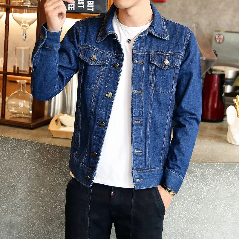 Jaqueta Jeans Masculina Casual Marcanzzi MZ159 em denim premium, resistente, versátil e confortável, perfeita para looks casuais ou combinações mais sofisticadas.