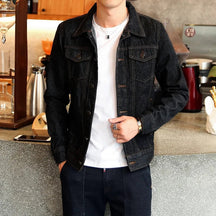 Jaqueta Jeans Masculina Casual Marcanzzi MZ159 em denim premium, resistente, versátil e confortável, perfeita para looks casuais ou combinações mais sofisticadas.