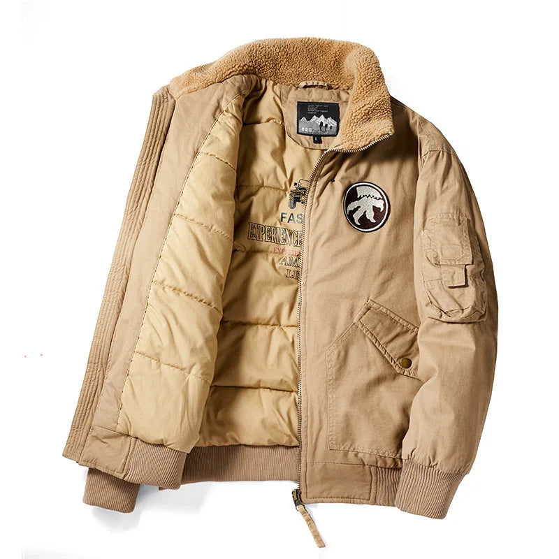 Jaqueta Masculina Acolchoada Adventure Marcanzzi MZ214 feita em materiais de alta qualidade, com forro acolchoado e design moderno para conforto no frio.