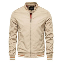 Jaqueta Masculina Casual Marcanzzi MZ146 com design moderno, interior macio, tecido impermeável e resistente para conforto, elegância e praticidade no dia a dia.