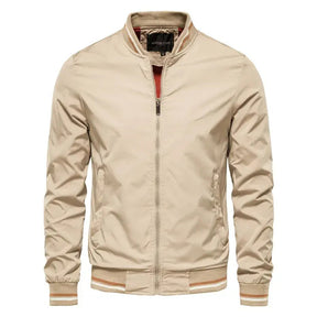 Jaqueta Masculina Casual Marcanzzi MZ146 com design moderno, interior macio, tecido impermeável e resistente para conforto, elegância e praticidade no dia a dia.