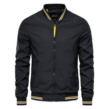 Jaqueta Masculina Casual Marcanzzi MZ146 com design moderno, interior macio, tecido impermeável e resistente para conforto, elegância e praticidade no dia a dia.
