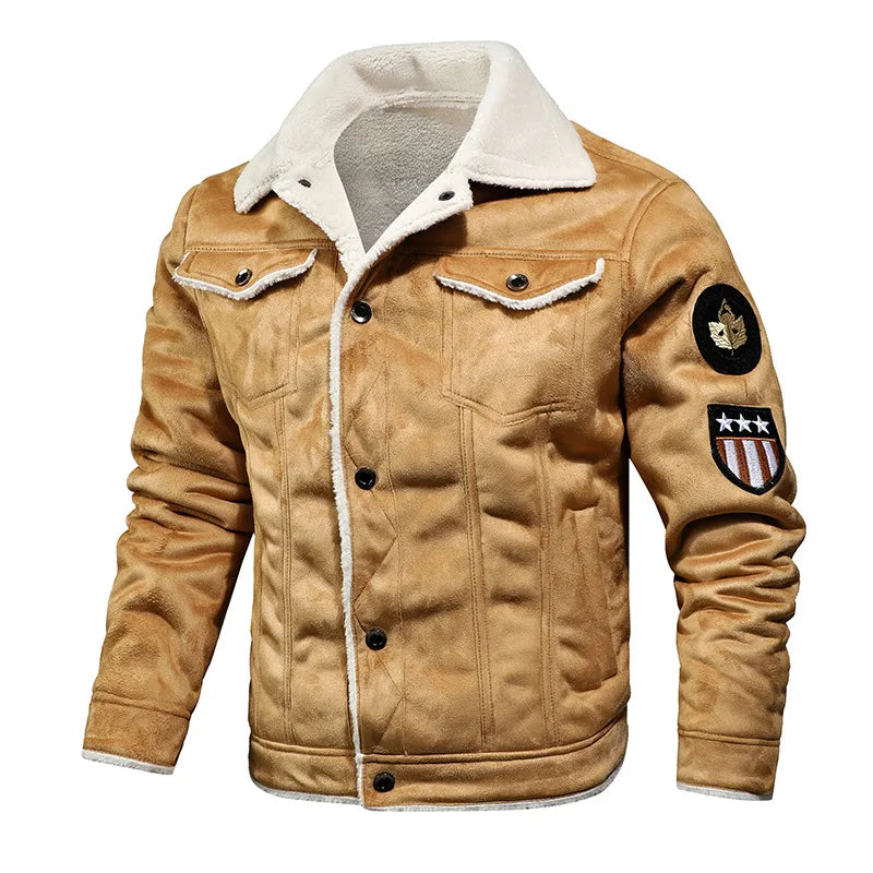 Jaqueta Masculina de Couro Marcanzzi Harbe MZ119 feita em couro legítimo, com interior em veludo e costuras reforçadas para elegância e durabilidade.