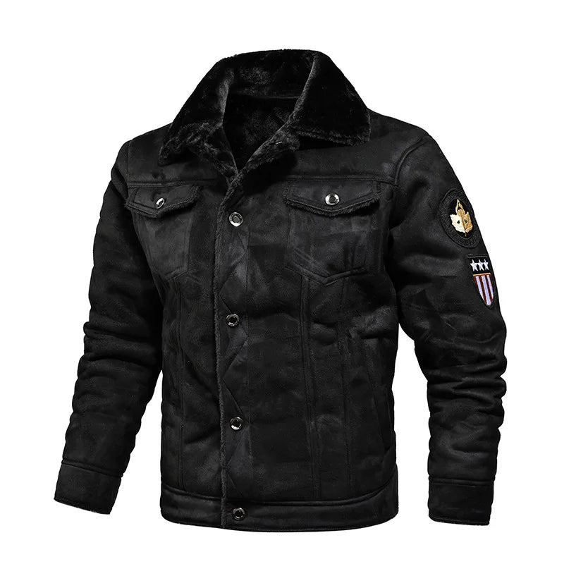 Jaqueta Masculina de Couro Marcanzzi Harbe MZ119 feita em couro legítimo, com interior em veludo e costuras reforçadas para elegância e durabilidade.