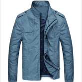 Jaqueta Masculina Forrada North Marcanzzi MZ208 feita em materiais de alta qualidade, com forro aconchegante e design sofisticado para dias frios.