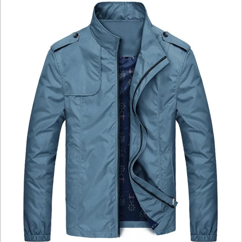 Jaqueta Masculina Forrada North Marcanzzi MZ208 feita em materiais de alta qualidade, com forro aconchegante e design sofisticado para dias frios.