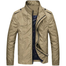 Jaqueta Masculina Forrada North Marcanzzi MZ208 feita em materiais de alta qualidade, com forro aconchegante e design sofisticado para dias frios.