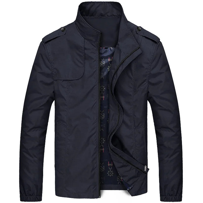 Jaqueta Masculina Forrada North Marcanzzi MZ208 feita em materiais de alta qualidade, com forro aconchegante e design sofisticado para dias frios.