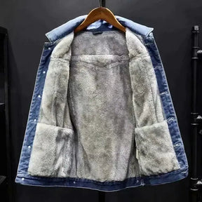 Jaqueta Masculina Jeans Acolchoado Marcanzzi MZ031: estilo clássico, conforto térmico, design versátil, modelagem estruturada, bolsos funcionais.