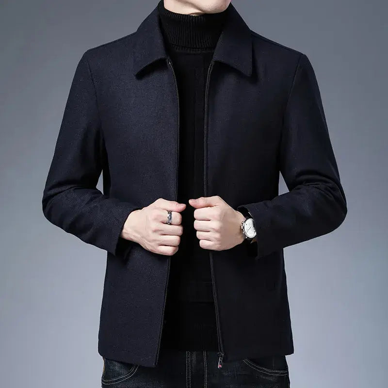 Jaqueta Masculina Outward Marcanzzi MZ149 em algodão e lã premium, interior macio, costuras reforçadas e design inspirado no estilo britânico clássico.