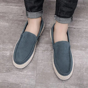 Mocassim Masculino Casual Marcanzzi MZ302 em materiais de alta qualidade, com solado flexível e acabamento refinado para elegância e praticidade.