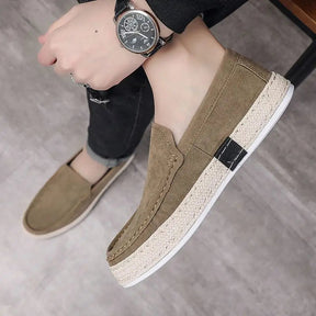 Mocassim Masculino Casual Marcanzzi MZ302 em materiais de alta qualidade, com solado flexível e acabamento refinado para elegância e praticidade.