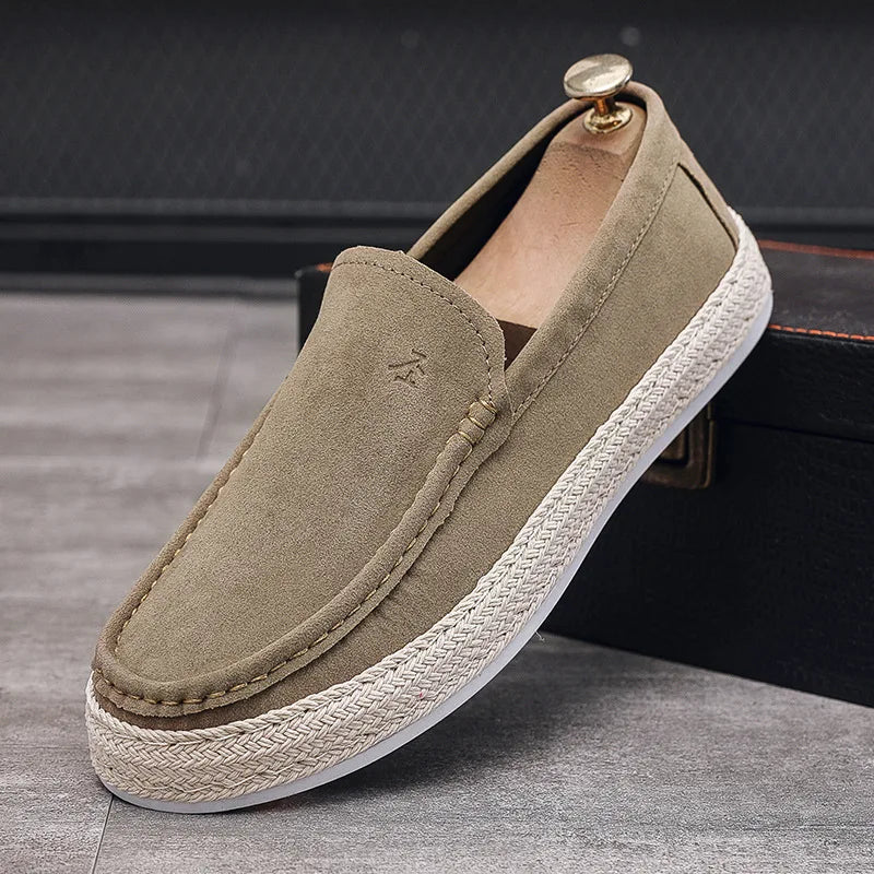 Mocassim Masculino Casual Marcanzzi MZ302 em materiais de alta qualidade, com solado flexível e acabamento refinado para elegância e praticidade.