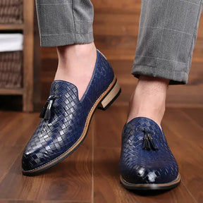 Mocassim Masculino de Couro Oxford Marcanzzi MZ307: conforto, estilo e durabilidade para ocasiões casuais ou formais. Palmilha acolchoada e solado flexível.