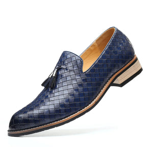 Mocassim Masculino de Couro Oxford Marcanzzi MZ307: conforto, estilo e durabilidade para ocasiões casuais ou formais. Palmilha acolchoada e solado flexível.