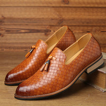 Mocassim Masculino de Couro Oxford Marcanzzi MZ307: conforto, estilo e durabilidade para ocasiões casuais ou formais. Palmilha acolchoada e solado flexível.